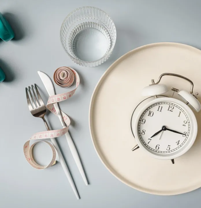 Intermittent Fasting: Cum Funcționează și Dacă Te Ajută să Slăbe